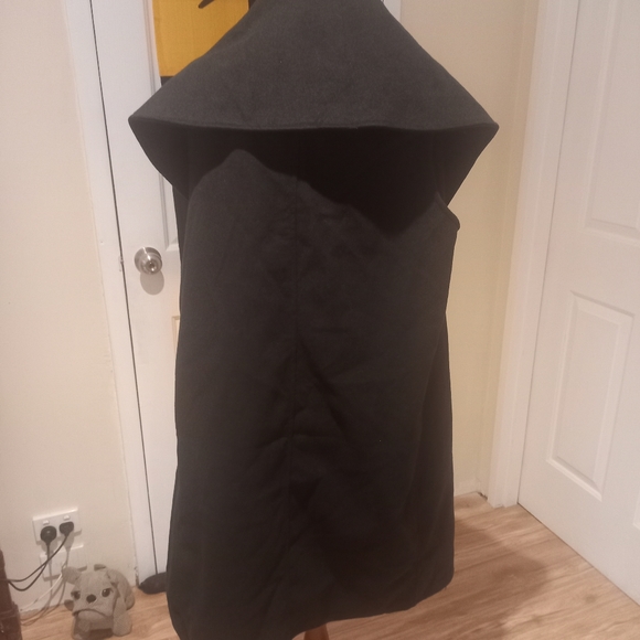 Limiťe black Cape style heavy soft super warm jacket - Picture 3 of 5